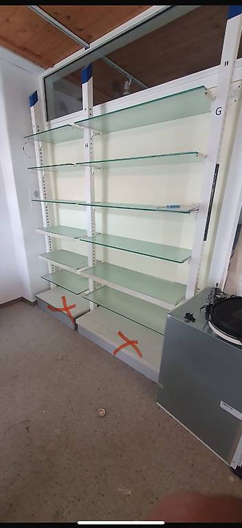 Verkaufsregal / Ladenregal mit Glasböden