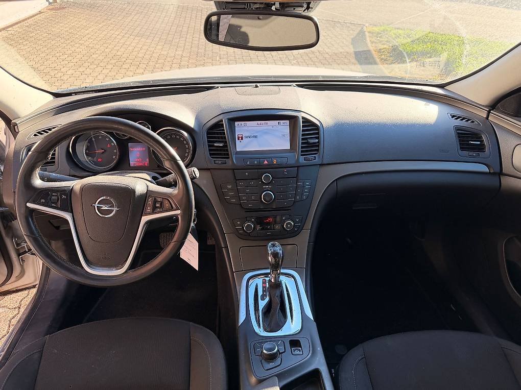 Opel Insignia 2.0 Benzin Automat — slika 7