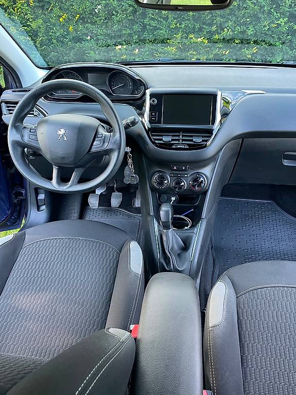 Peugeot 208  Top gepflegt, nur 43000 km, 8-fach bereift — slika 3