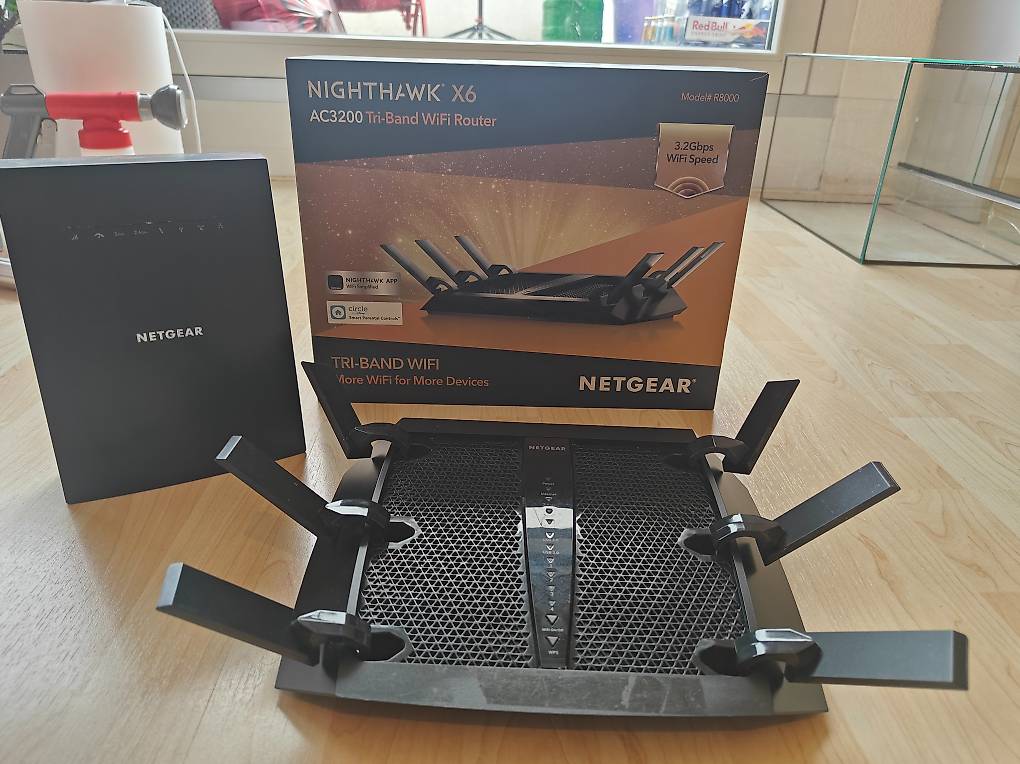 Netgear Nighthawk X6 (Tri-Band Router) mit Mesh Repeater im Kanton ...