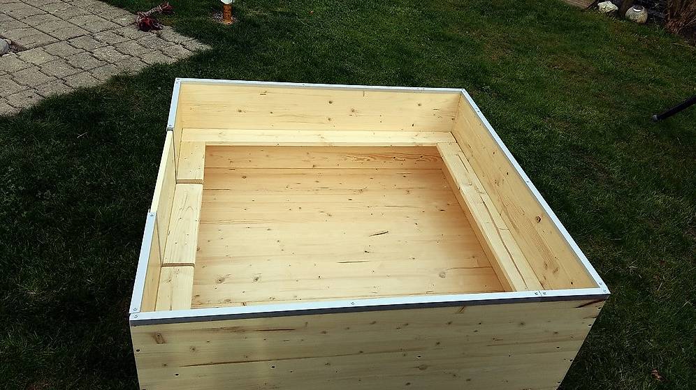 Produktbild von Welpenkiste Wurfbox Schlafbox Siebdruck Massivholz Für Hunde & Katzen 114x90cm