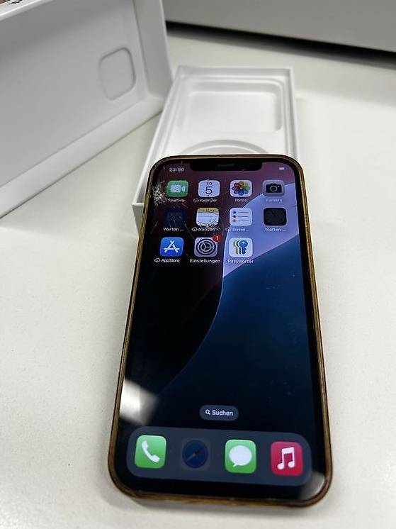 iPhone 12 128 GB Schwarz - Displayriss, funktioniert