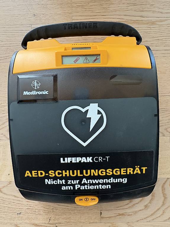 AED Trainer Defibrillator im Kanton Aargau