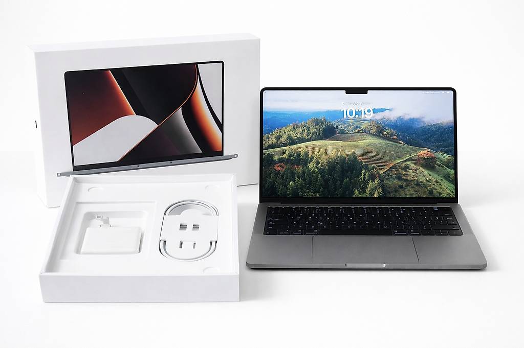 Macbook Pro Late 2021 M1 Pro 14 inch 16gb 512gb. Silver im Kanton