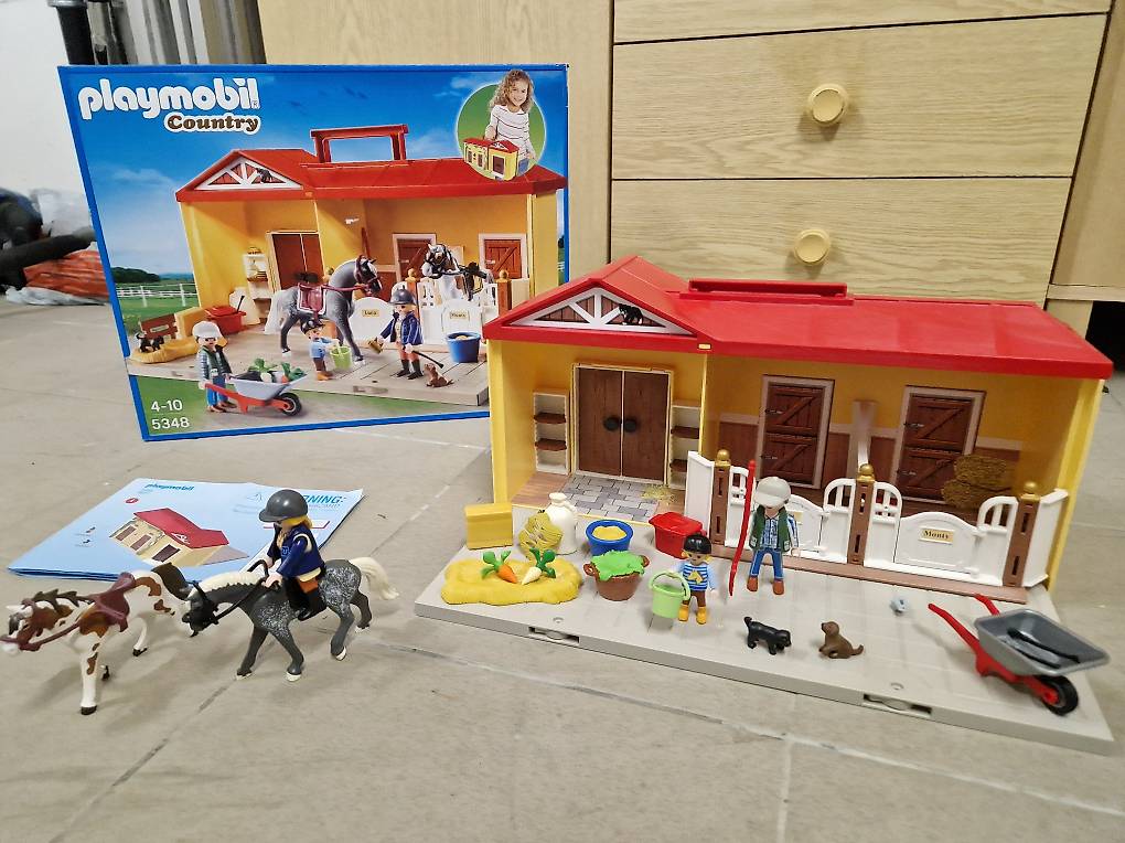 Playmobil Pferdestall Country 5348 zum Mitnehmen im Kanton Luzern