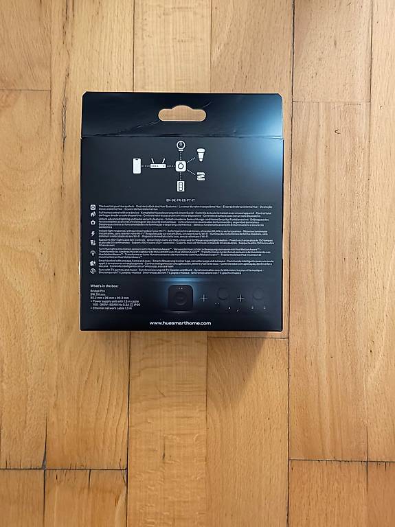 Philips hue bridge pro e nuove lampadine essential a partire da 25 dollari