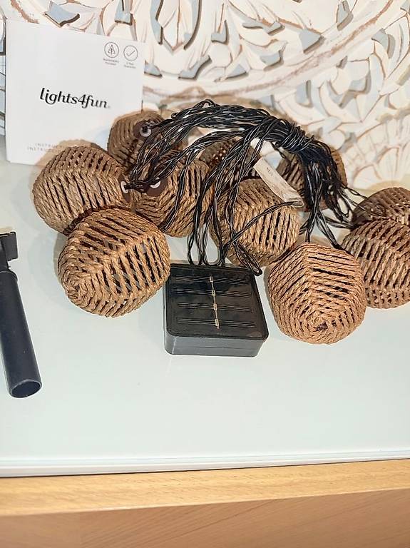Lights4fun 10er LED Solar Rattankugel Lampion Lichterkette