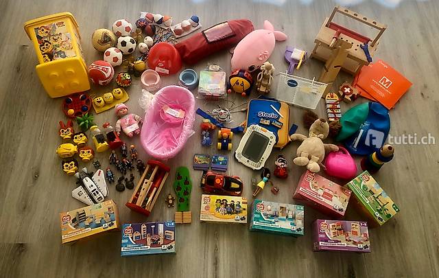Viele Spielsachen für die kleinen Kinder einzeln erhältlich