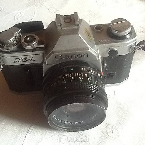 Fotokamera Canon AE-1 zu verkaufen