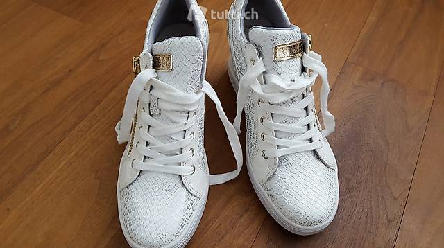 Sneakers von Guess