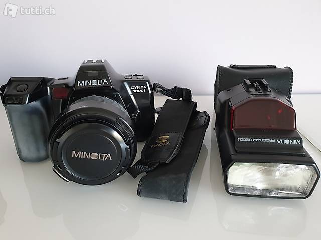 Fotokamera Minolta DYNAX 7000i mit Flash