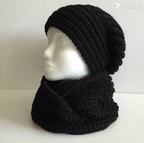 Schal mit Mütze schwarz