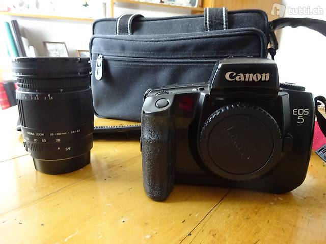 Kamera Canon mit Zoom 28-200