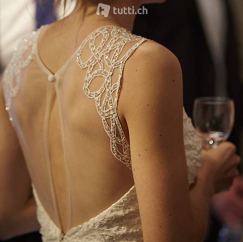 Wunderschönes Hochzeitskleid mit Spitze, rückenfrei, Gr. 36
