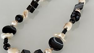 Collier Halskette Edelsteinkette Perlen Korallen 32 cm lang