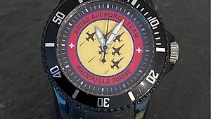 Fan-Uhr der Patrouille Suisse