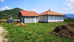 Zu verkaufen Fertig Einfamilienhaus in Grahovo Montenegro