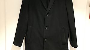 Eleganter schwarzer Mantel, Größe M (50)