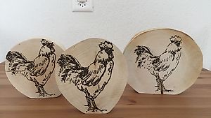 Ostern Dekoration, Birkenholzscheibe mit Hahn-Abbildung