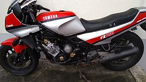Yamaha FZ 1985 à restaurer
