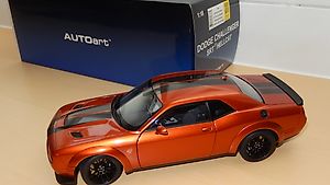 AutoArt Dodge Challenger SRT Widebody 1:18 NEU sinamon stick