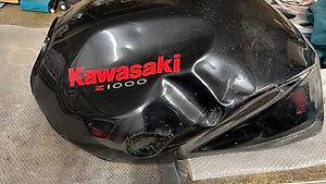 Kawasaki Z 1000   Tank