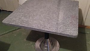 Bistrot Tisch, Granit 80 x 80 cm, Unikat