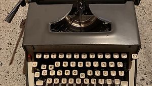 Schreibmaschine - Monarch by Remington