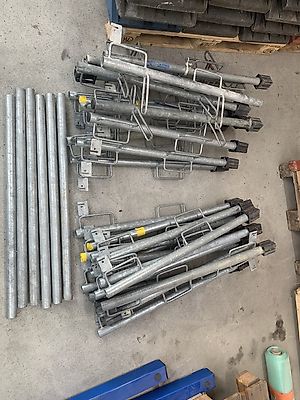 Absperrpfosten mit Backenfüssen